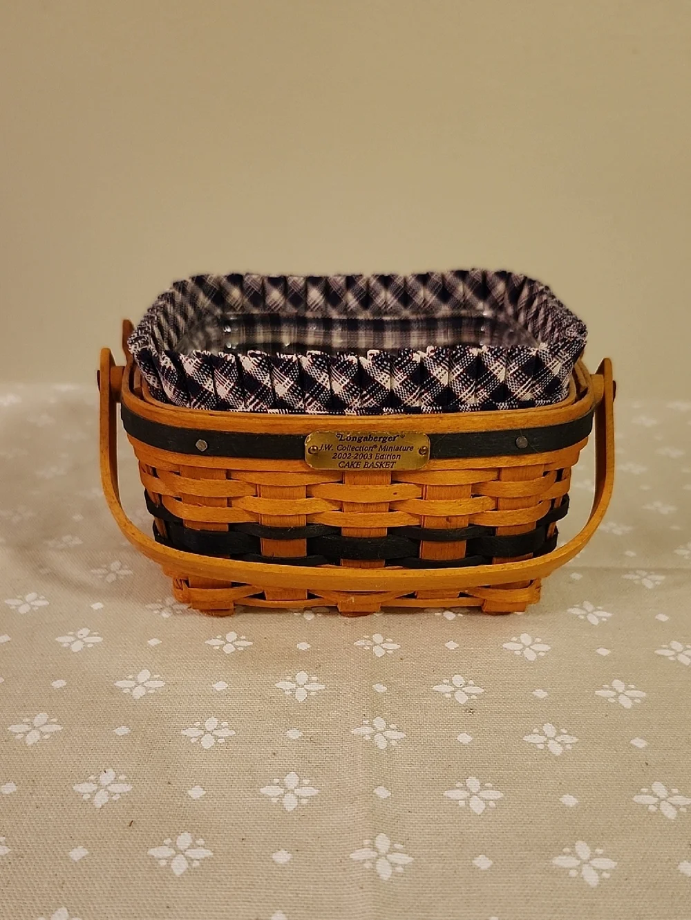 Longaberger J.W. Collection 2002-2003 Miniature Cake Basket